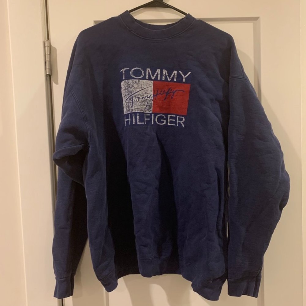 Vintage Tommy Hilfiger oversized logo sweatshirt